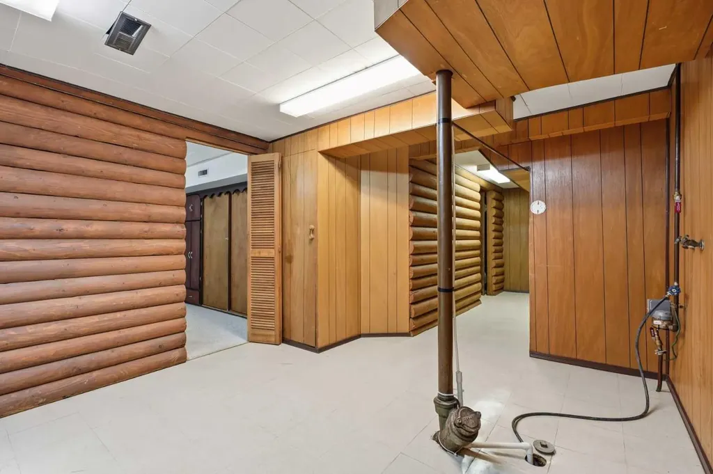 23 Fairway Avenue Red Deer AB T4N 4Y8