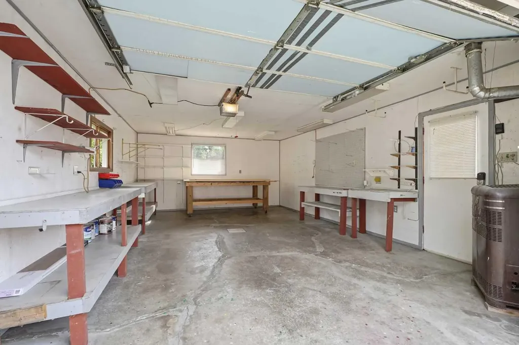 23 Fairway Avenue Red Deer AB T4N 4Y8