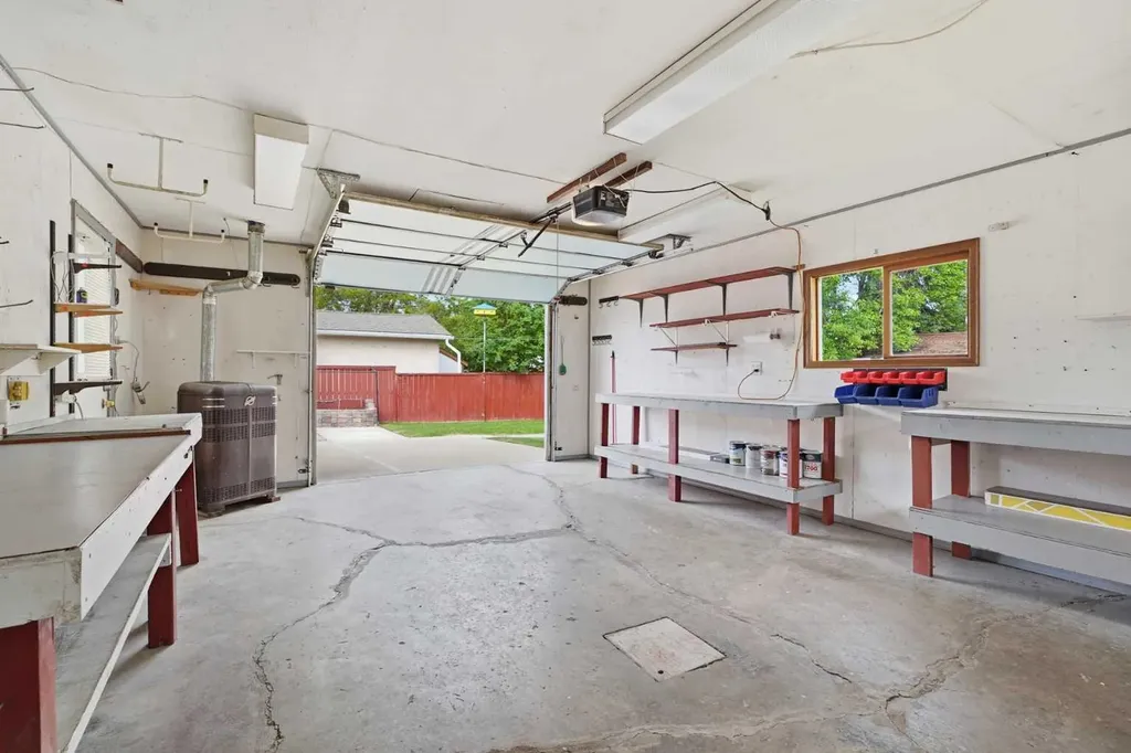 23 Fairway Avenue Red Deer AB T4N 4Y8