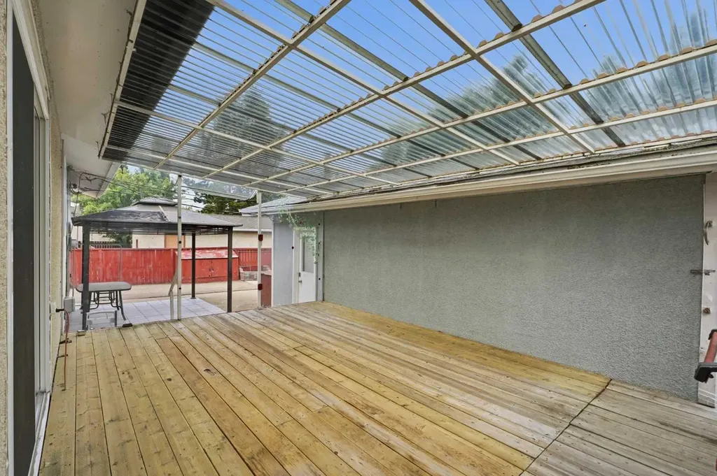 23 Fairway Avenue Red Deer AB T4N 4Y8