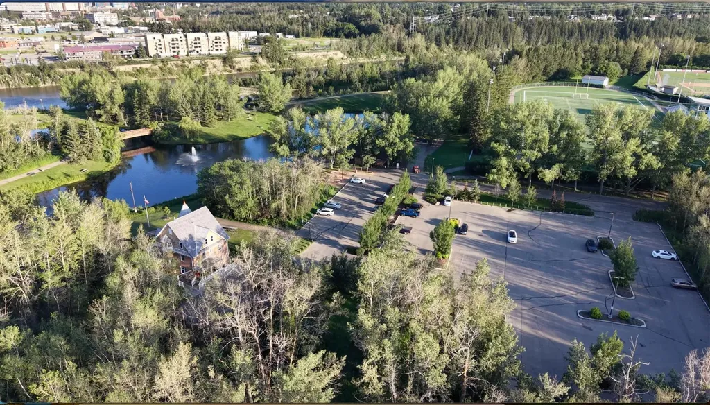 23 Fairway Avenue Red Deer AB T4N 4Y8