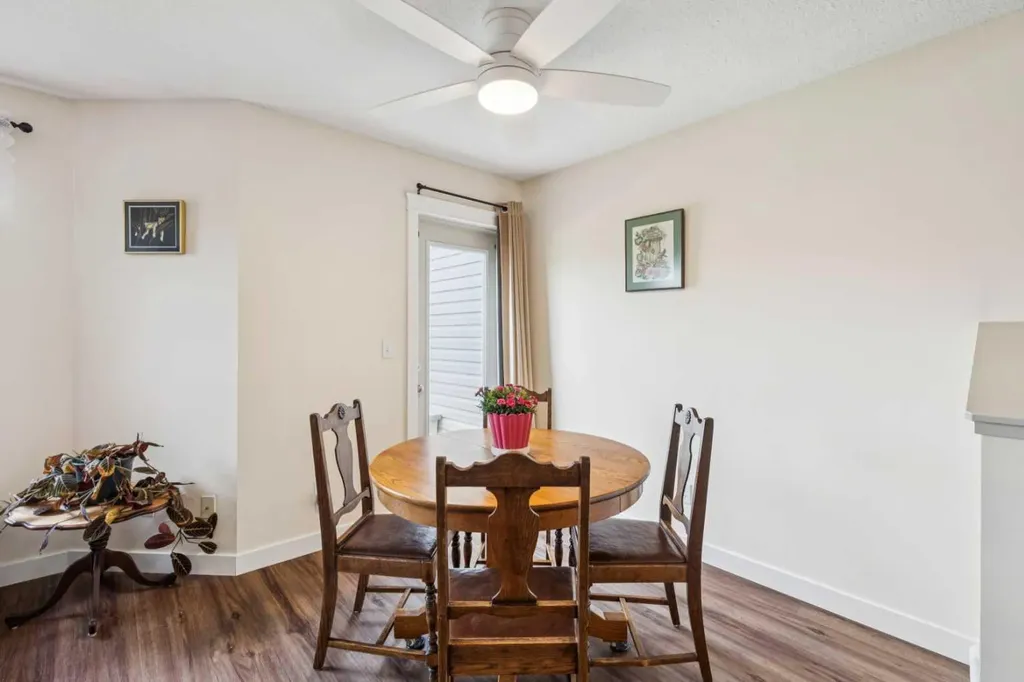 212 Bayside Point SW Airdrie AB T4B 2X6