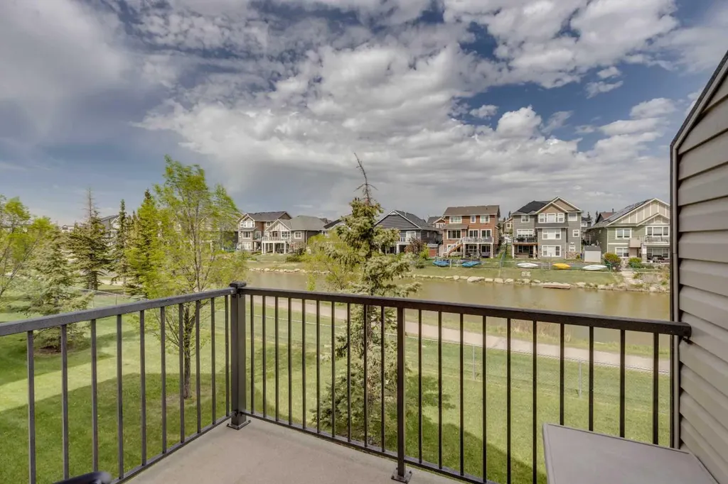 212 Bayside Point SW Airdrie AB T4B 2X6