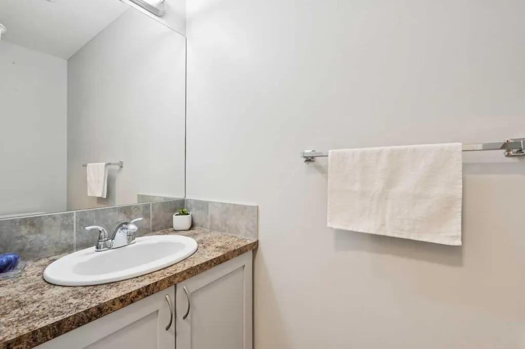 212 Bayside Point SW Airdrie AB T4B 2X6