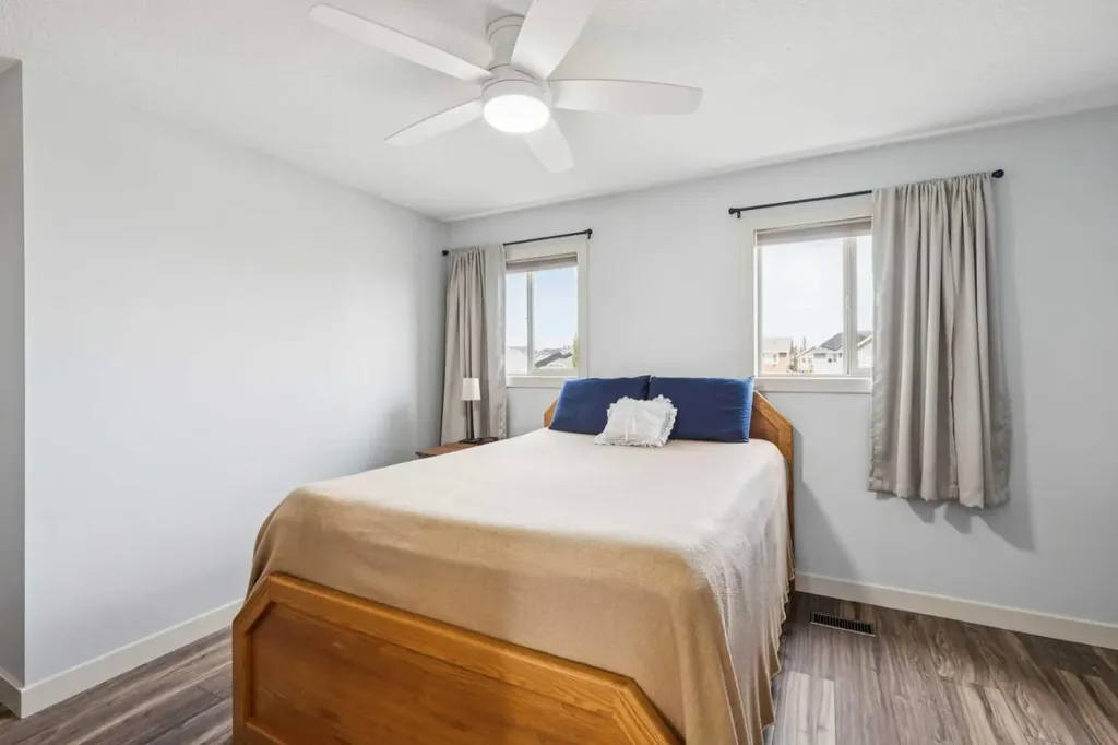 212 Bayside Point SW Airdrie AB T4B 2X6