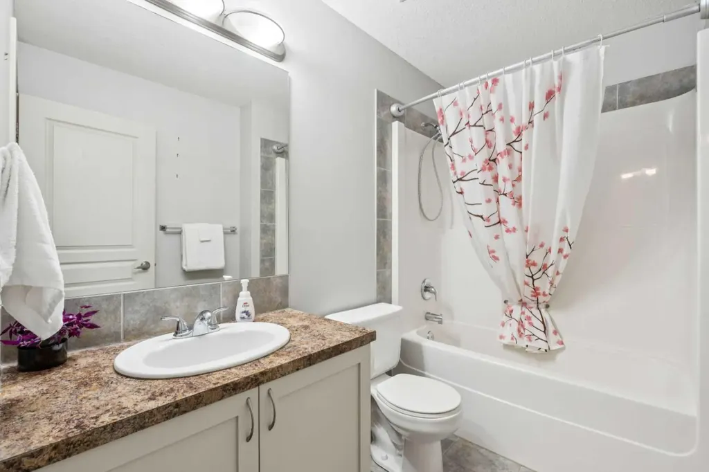212 Bayside Point SW Airdrie AB T4B 2X6