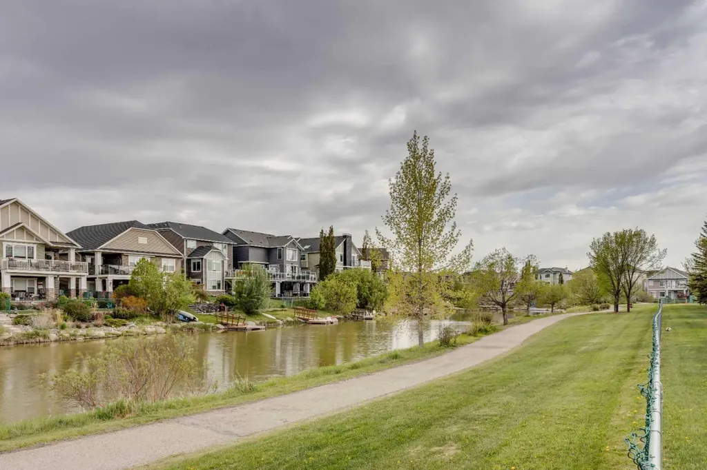 212 Bayside Point SW Airdrie AB T4B 2X6