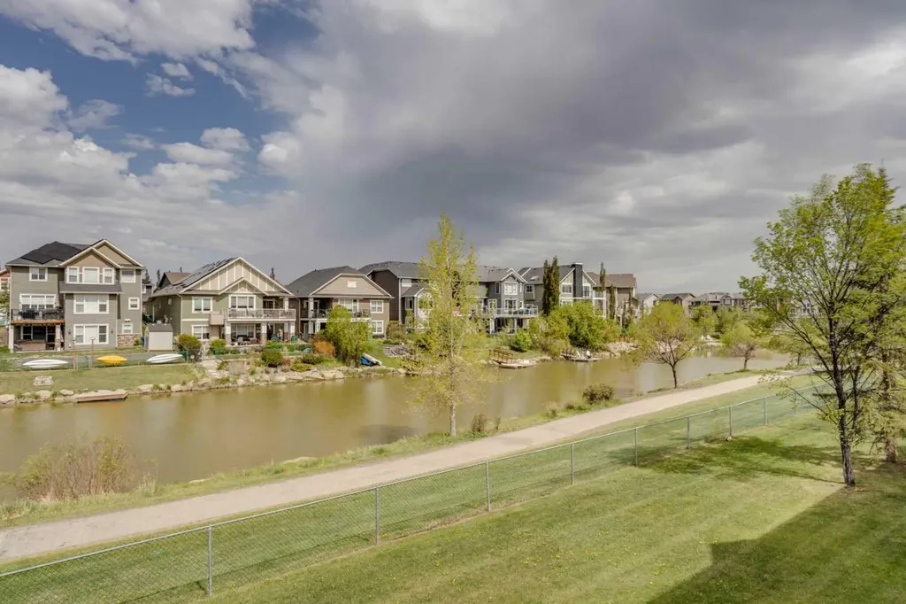 212 Bayside Point SW Airdrie AB T4B 2X6