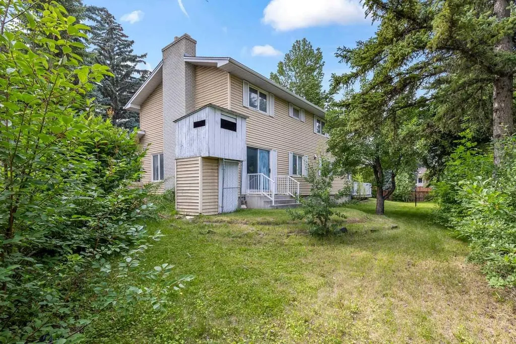 3207 Utah Place NW Calgary AB T2N 4A8