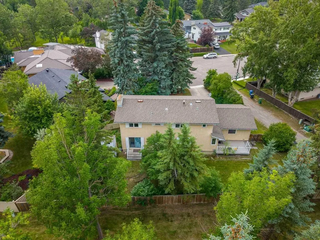 3207 Utah Place NW Calgary AB T2N 4A8