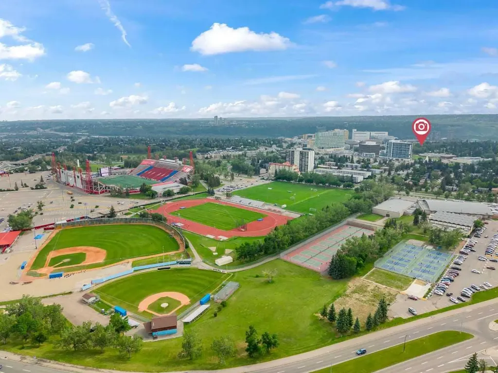 3207 Utah Place NW Calgary AB T2N 4A8