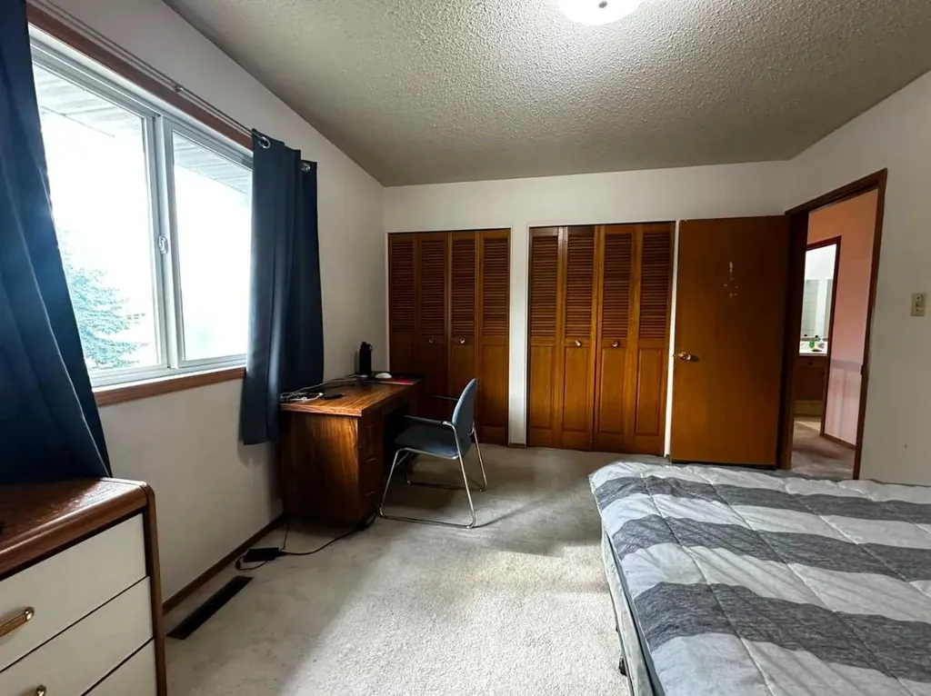 3207 Utah Place NW Calgary AB T2N 4A8