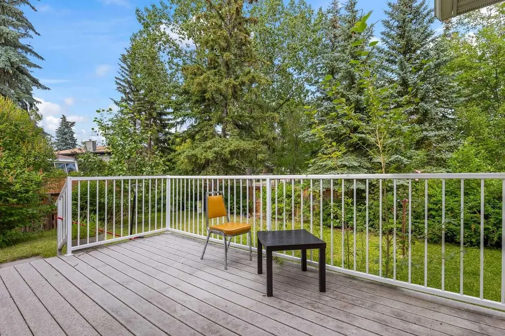 3207 Utah Place NW Calgary AB T2N 4A8