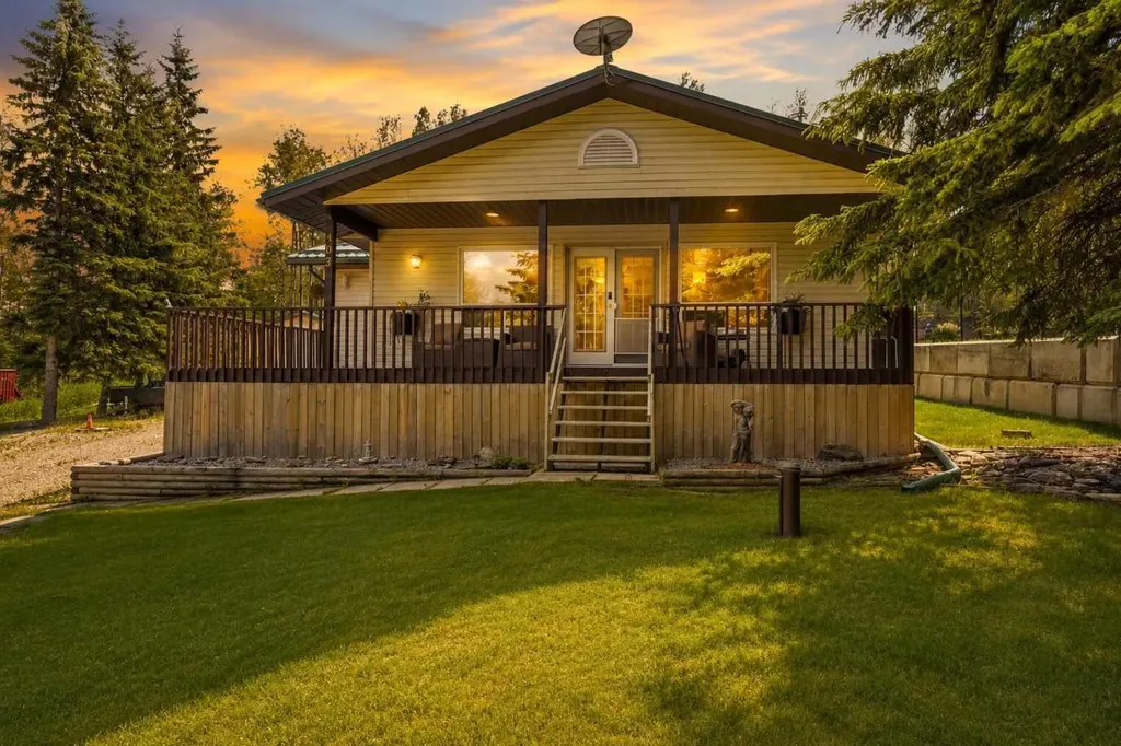 403 Sunnyside 400 Place Rural Ponoka County AB T0C 2J0