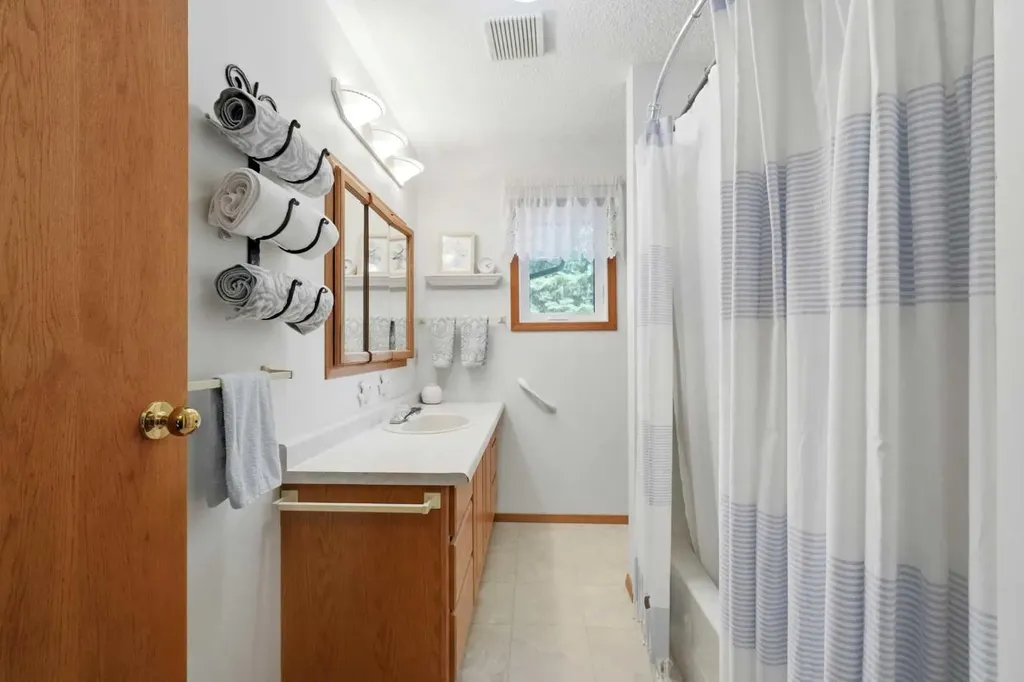 403 Sunnyside 400 Place Rural Ponoka County AB T0C 2J0
