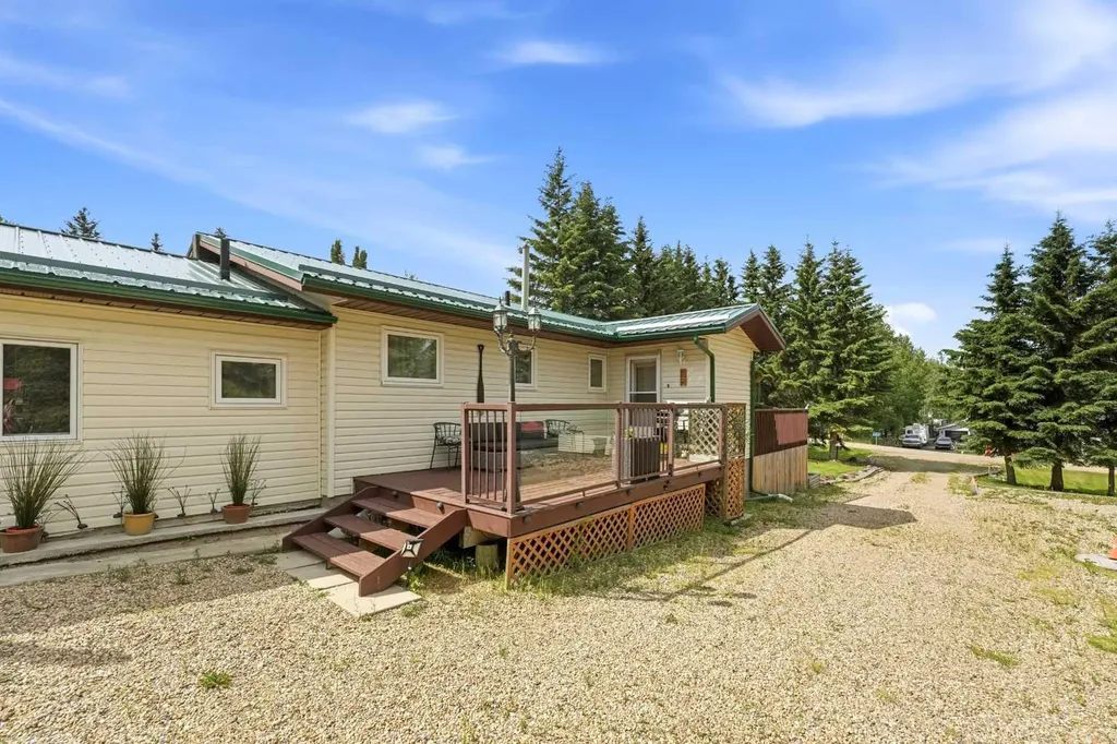 403 Sunnyside 400 Place Rural Ponoka County AB T0C 2J0