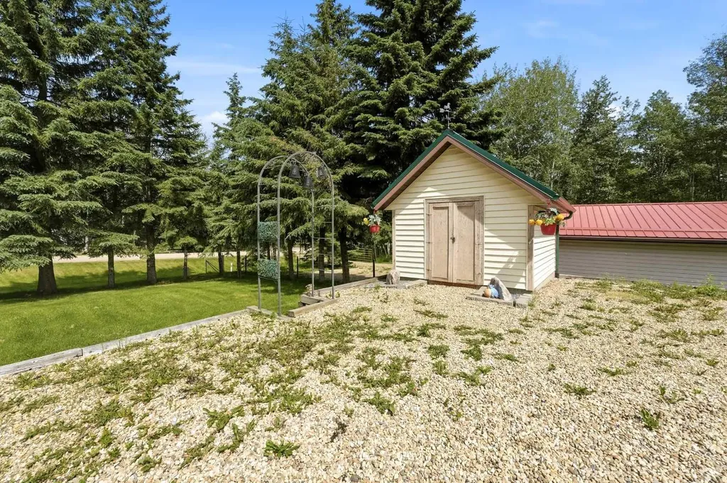 403 Sunnyside 400 Place Rural Ponoka County AB T0C 2J0