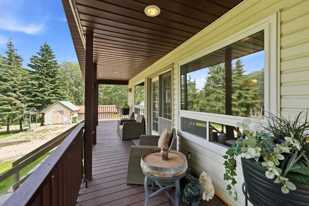 403 Sunnyside 400 Place Rural Ponoka County AB T0C 2J0