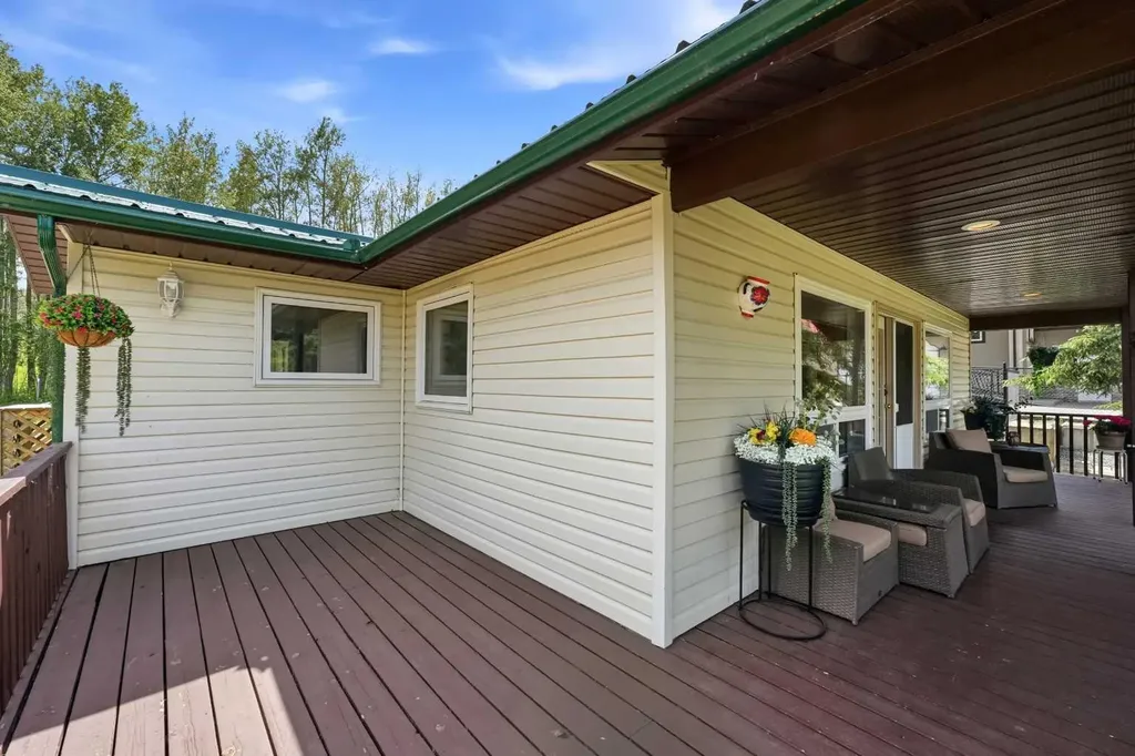403 Sunnyside 400 Place Rural Ponoka County AB T0C 2J0
