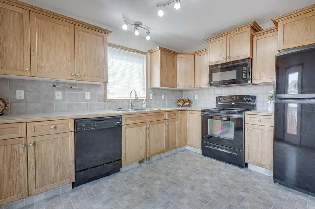 103 Landry Bend Red Deer AB T4R 3L7