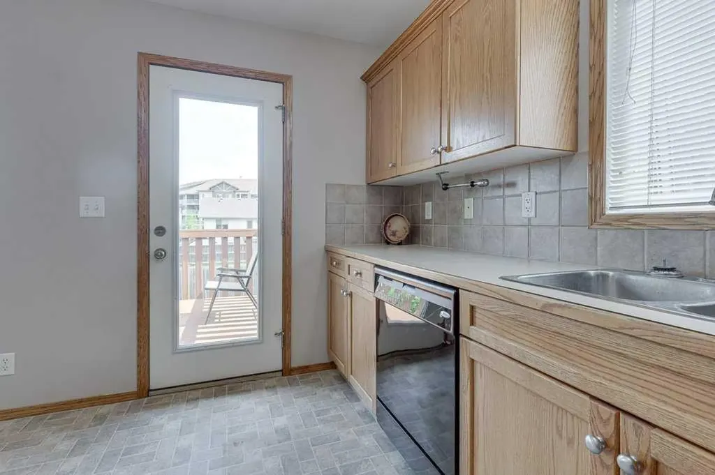 103 Landry Bend Red Deer AB T4R 3L7