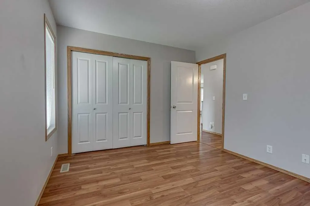 103 Landry Bend Red Deer AB T4R 3L7