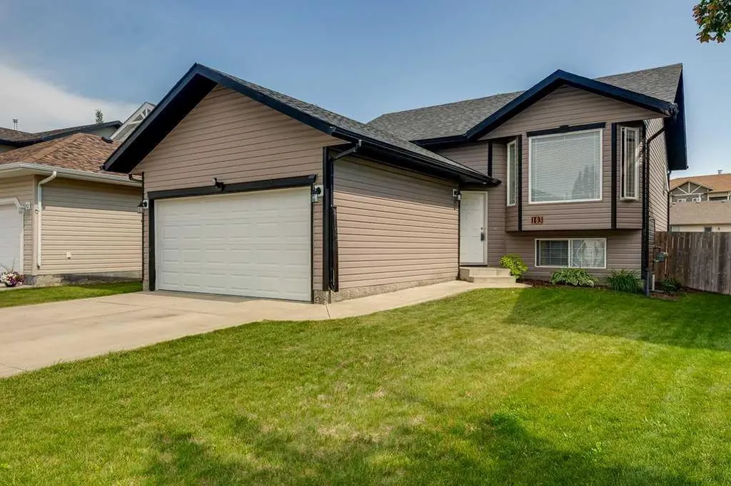 103 Landry Bend Red Deer AB T4R 3L7