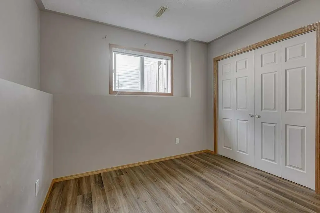 103 Landry Bend Red Deer AB T4R 3L7