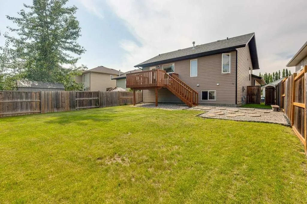 103 Landry Bend Red Deer AB T4R 3L7