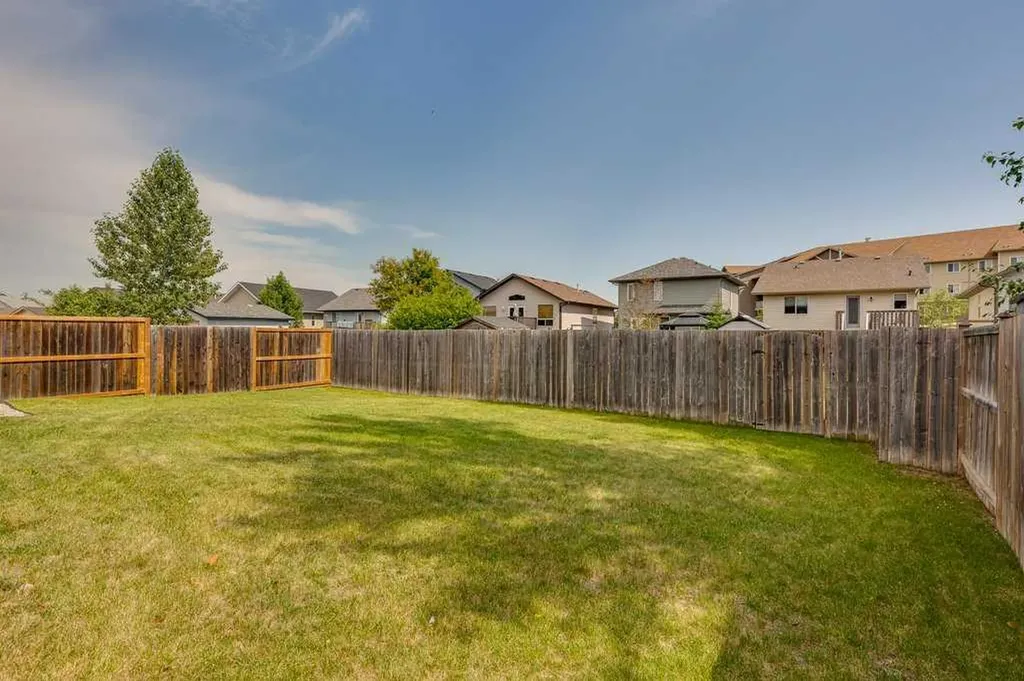 103 Landry Bend Red Deer AB T4R 3L7