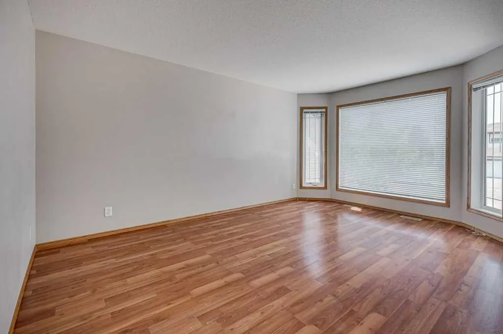 103 Landry Bend Red Deer AB T4R 3L7