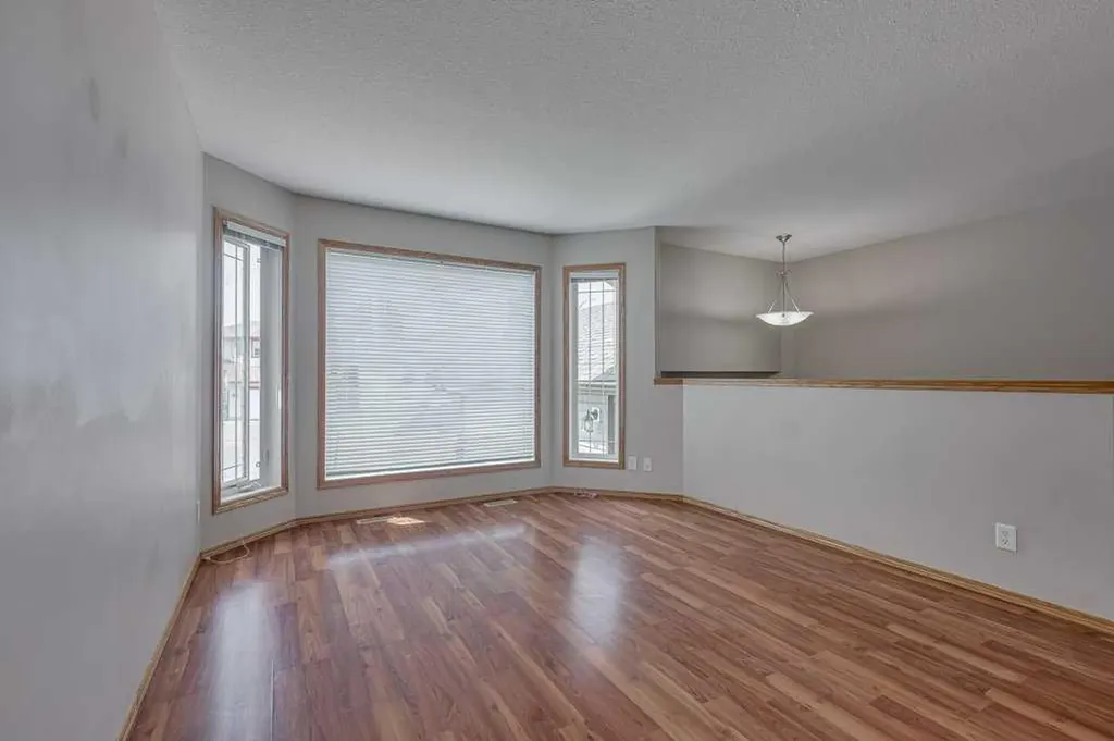 103 Landry Bend Red Deer AB T4R 3L7