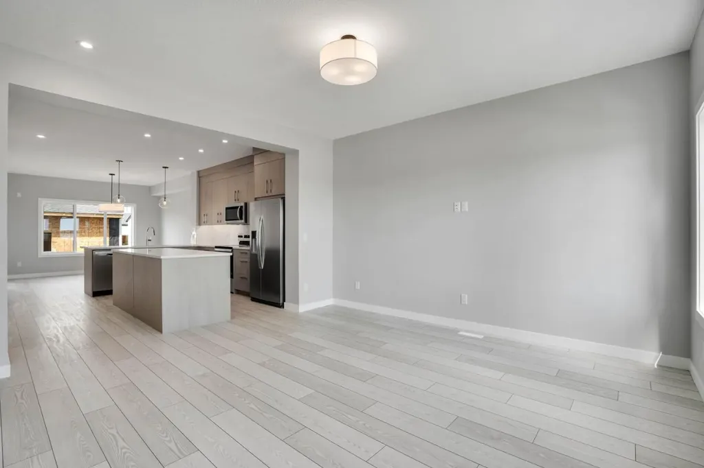 284 Huxbury View NE Calgary AB T2A 8C4
