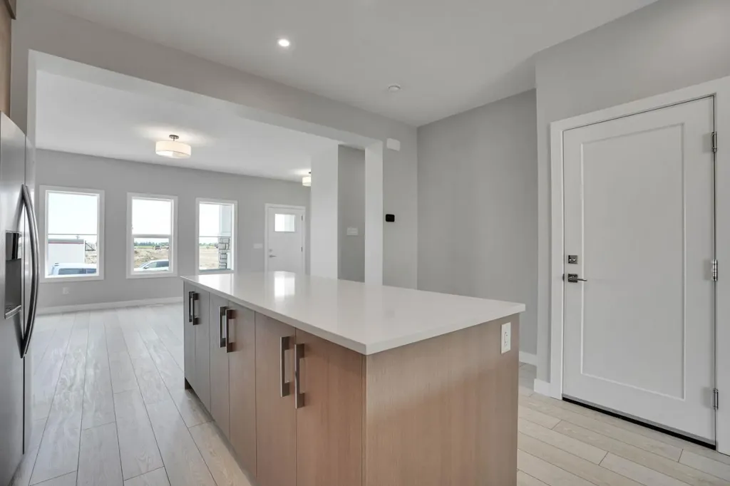 284 Huxbury View NE Calgary AB T2A 8C4