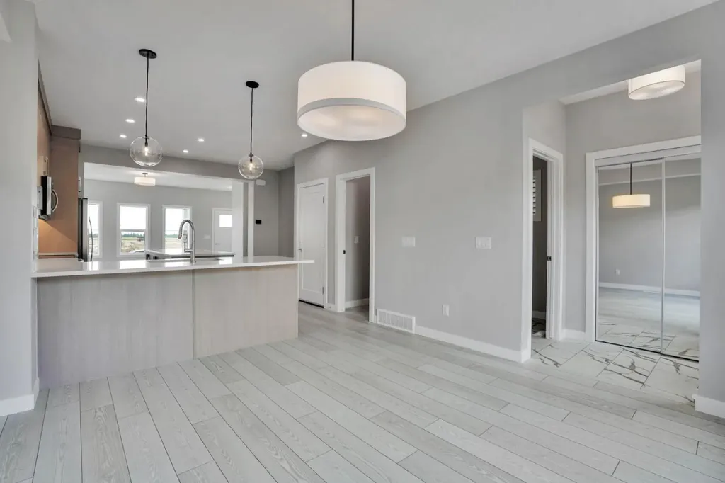 284 Huxbury View NE Calgary AB T2A 8C4