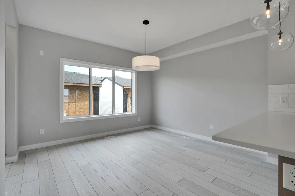 284 Huxbury View NE Calgary AB T2A 8C4