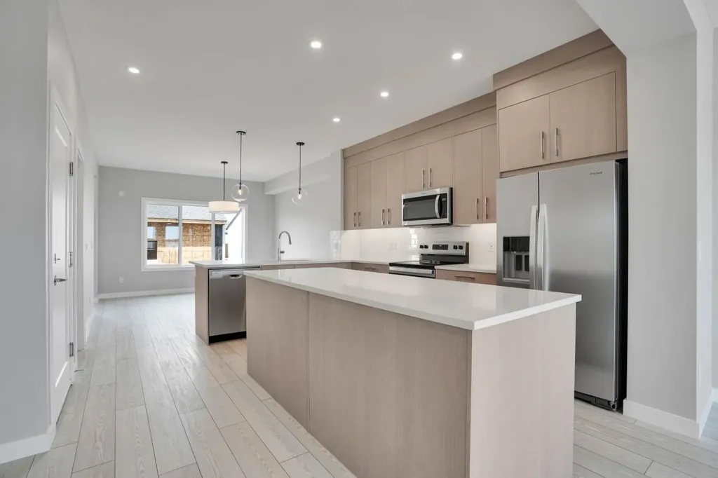 284 Huxbury View NE Calgary AB T2A 8C4