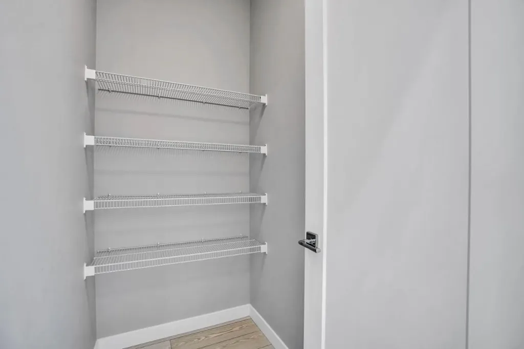284 Huxbury View NE Calgary AB T2A 8C4