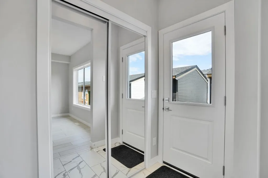 284 Huxbury View NE Calgary AB T2A 8C4