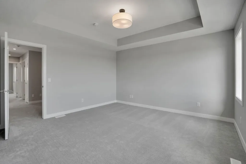 284 Huxbury View NE Calgary AB T2A 8C4