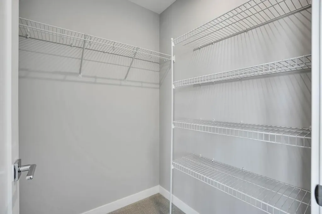 284 Huxbury View NE Calgary AB T2A 8C4