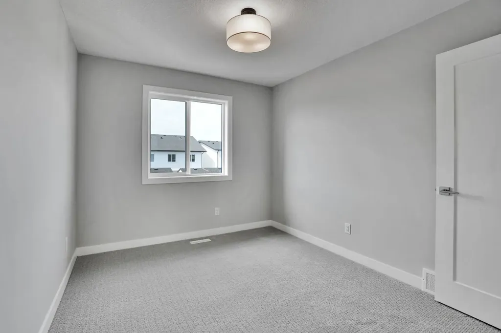 284 Huxbury View NE Calgary AB T2A 8C4