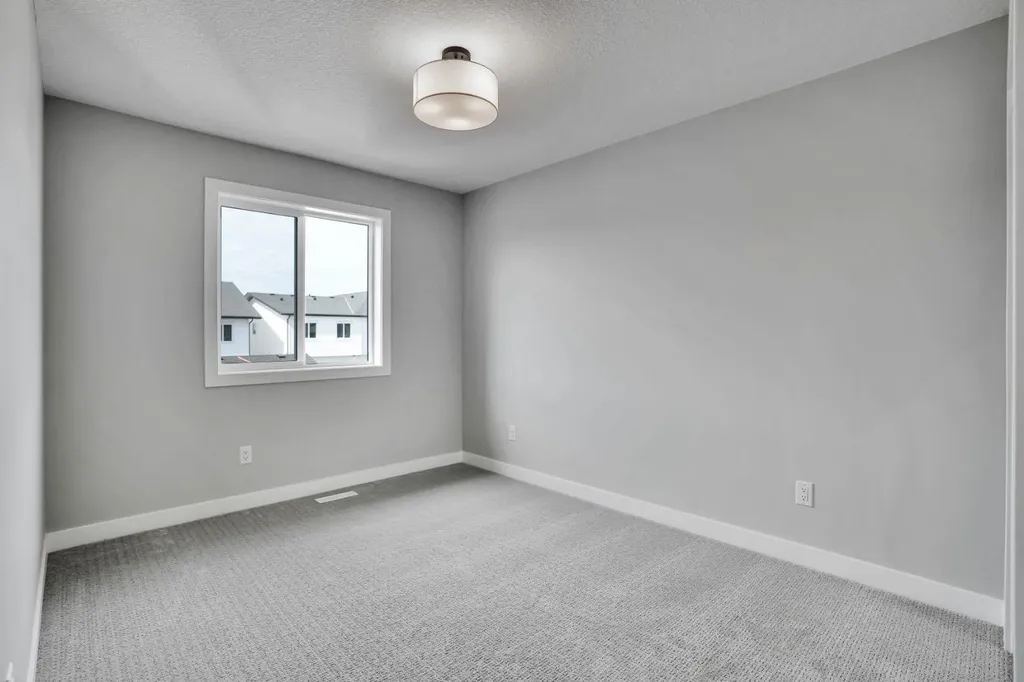 284 Huxbury View NE Calgary AB T2A 8C4