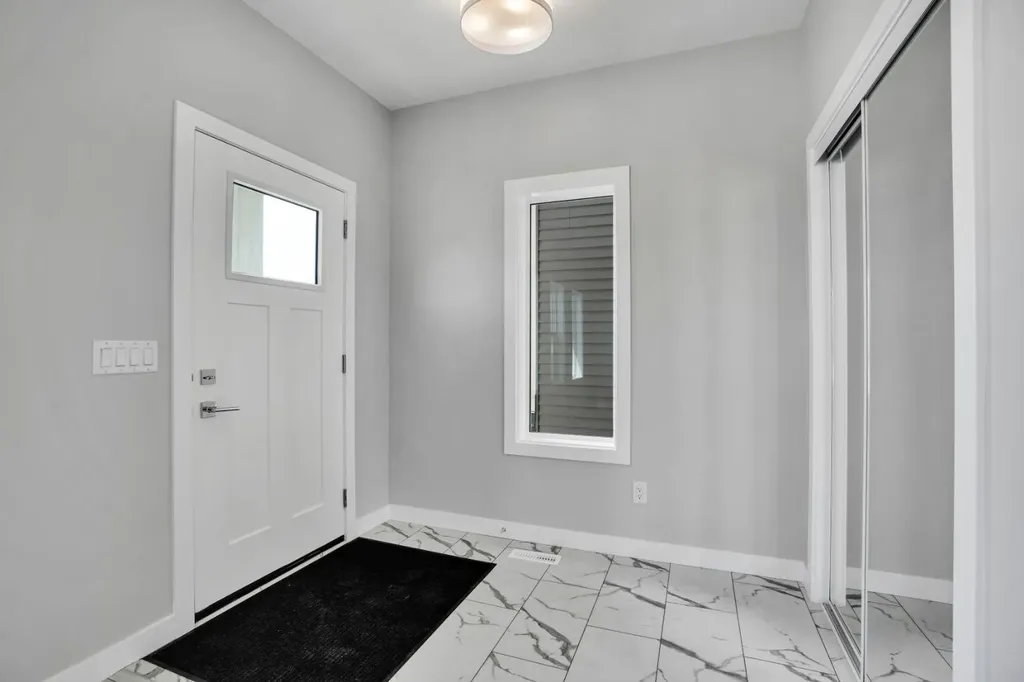 284 Huxbury View NE Calgary AB T2A 8C4