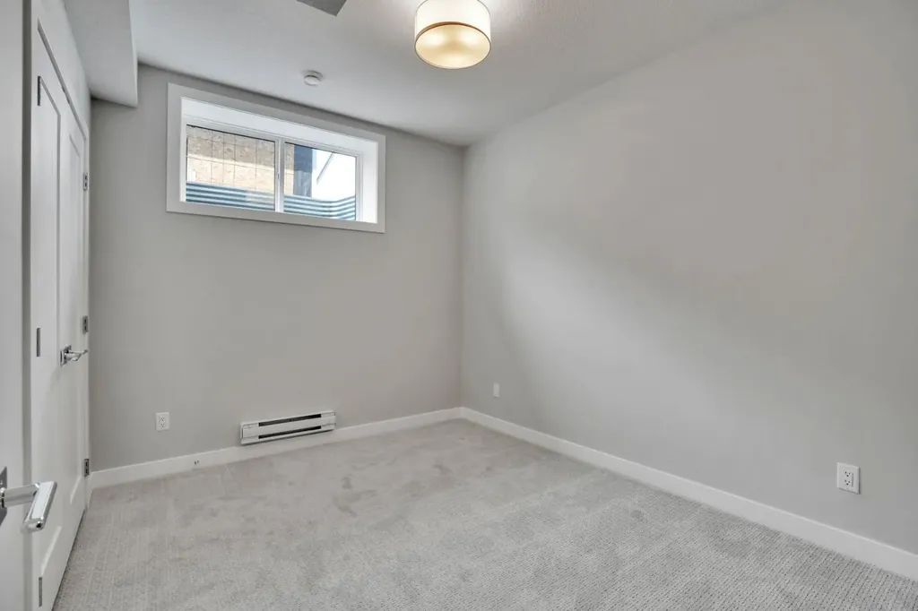 284 Huxbury View NE Calgary AB T2A 8C4