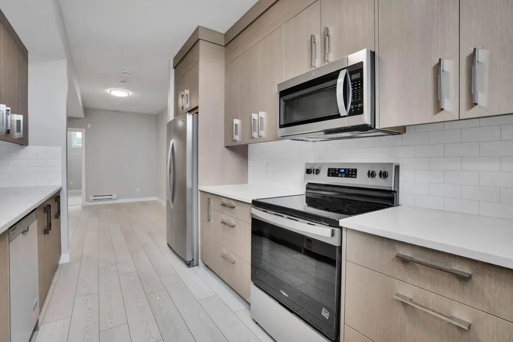 284 Huxbury View NE Calgary AB T2A 8C4