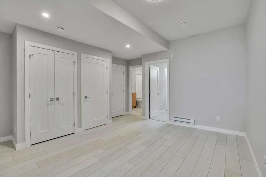284 Huxbury View NE Calgary AB T2A 8C4