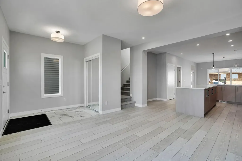 284 Huxbury View NE Calgary AB T2A 8C4