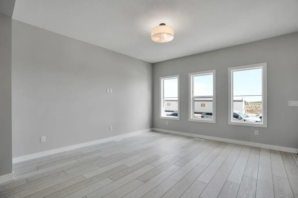 284 Huxbury View NE Calgary AB T2A 8C4