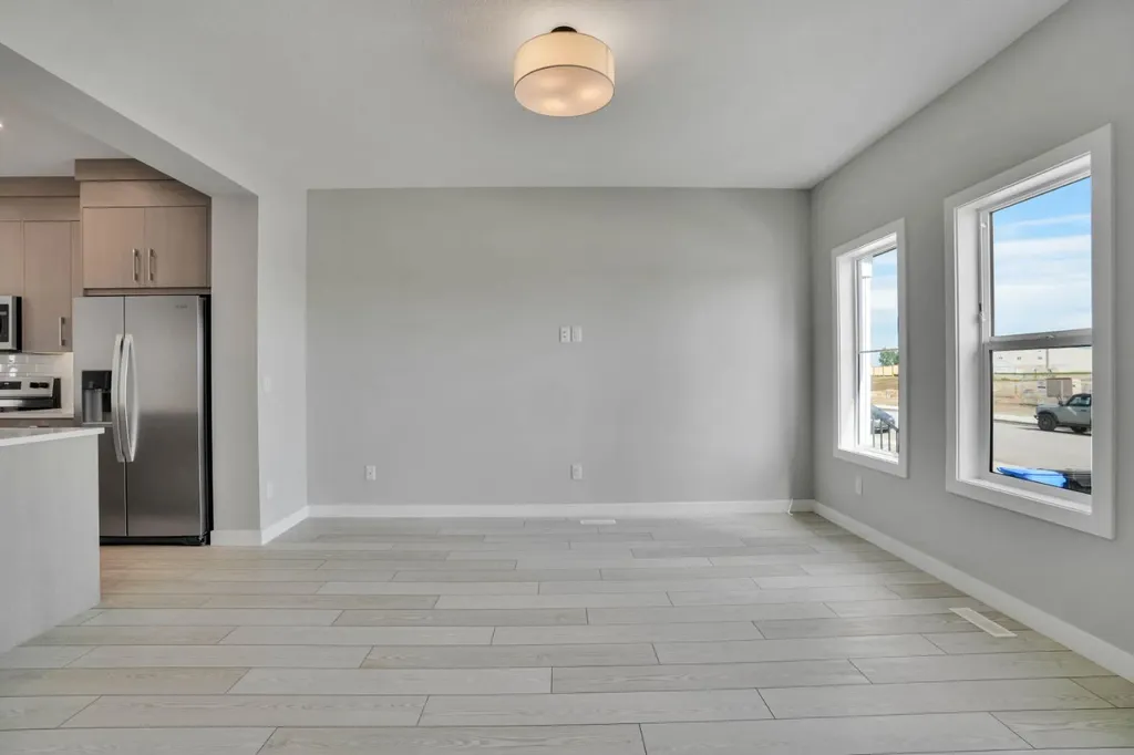 284 Huxbury View NE Calgary AB T2A 8C4
